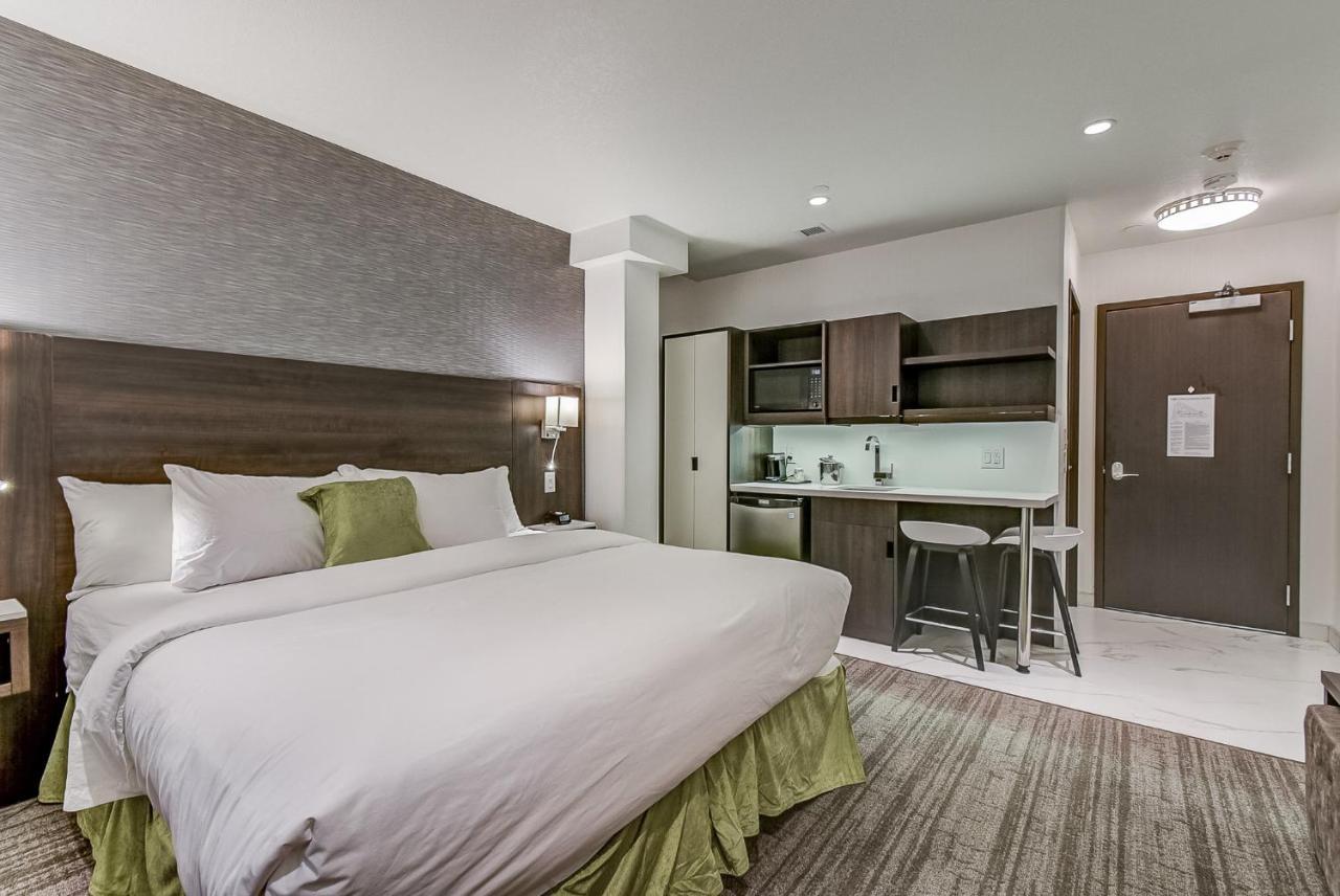 Standard Zimmer mit Kingsize-Bett