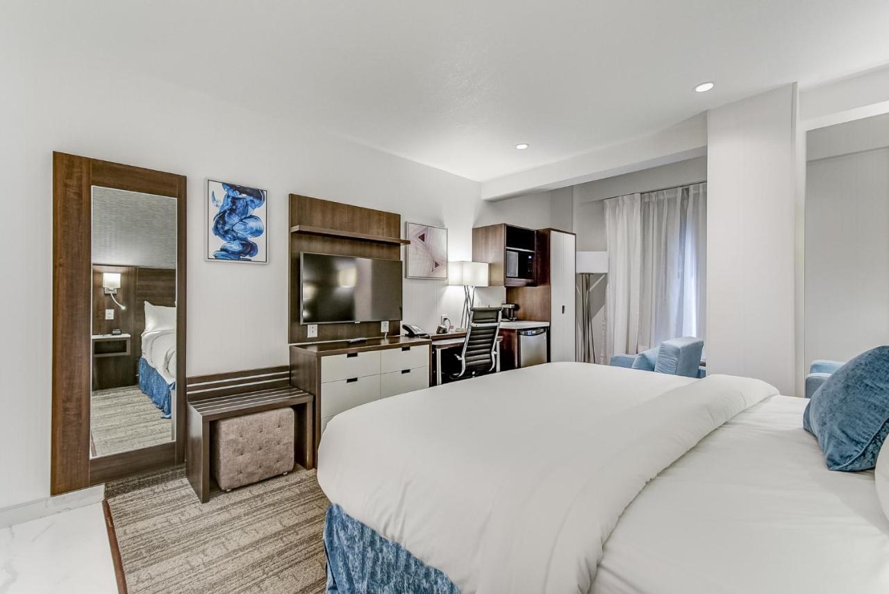 Suite mit Kingsize-Bett und Whirlpool