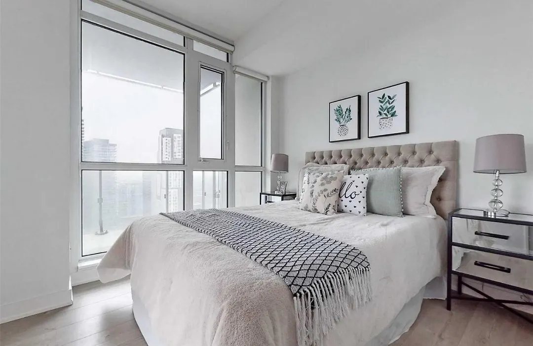 Boutique Suites In The Heart Of Entertainment District - City Skyline View & Balcony-1