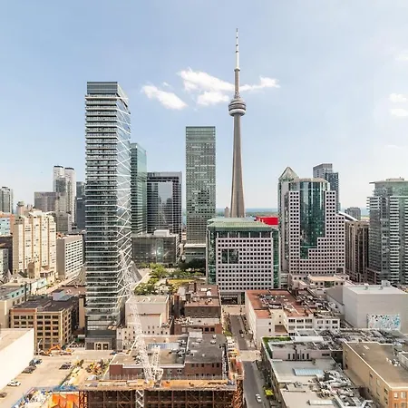Boutique Suites In The Heart Of Entertainment District - City Skyline View & Balcony-2