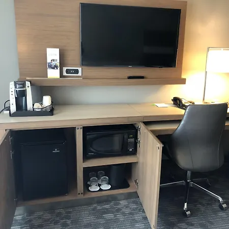 Courtyard By Marriott Toronto Airport-3